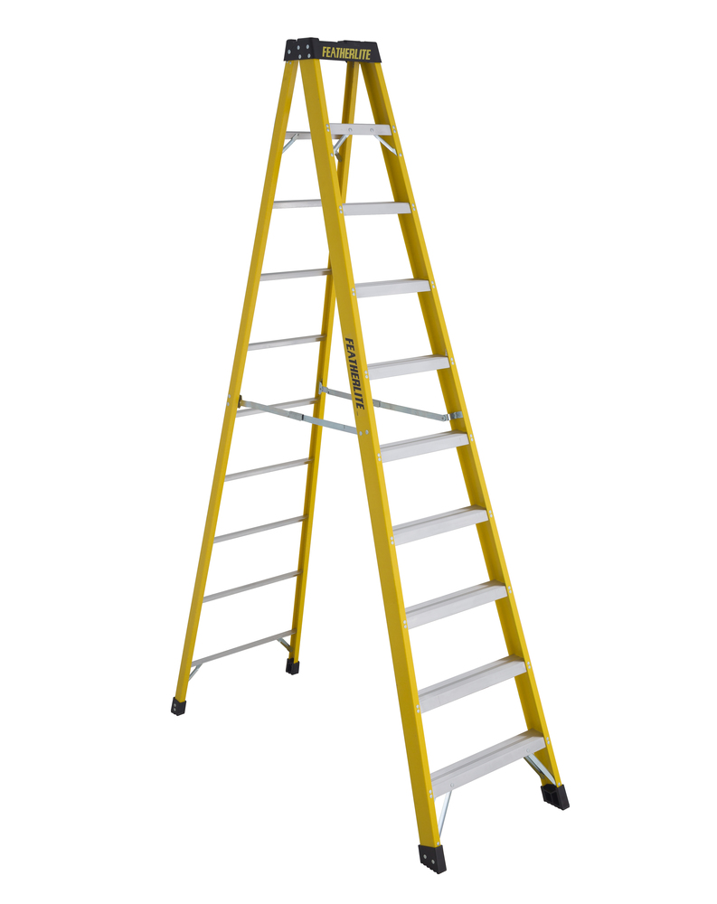 12&#39; Fiberglass Step Ladder Type IA 300 Load Capacity (lbs)